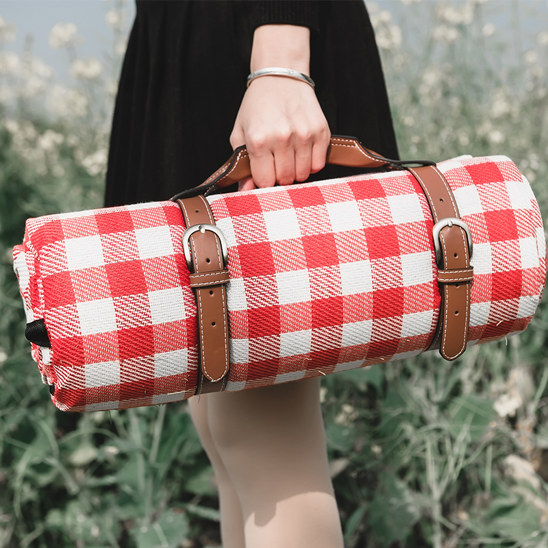 59“*79“ Red Plaid Pad Waterproof Picnic Mat High Class Outdoor Large Beach Mat Moistproof Blanket Leather Handle Straps Portable Family