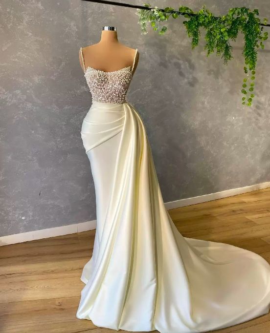 Spaghetti Strap Bridal Dresses, Off White Wedding Dresses, Arabic Wedding Dress, Beaded Wedding Gowns, Dubai Fashion Bridal Dresses, Vestidos De