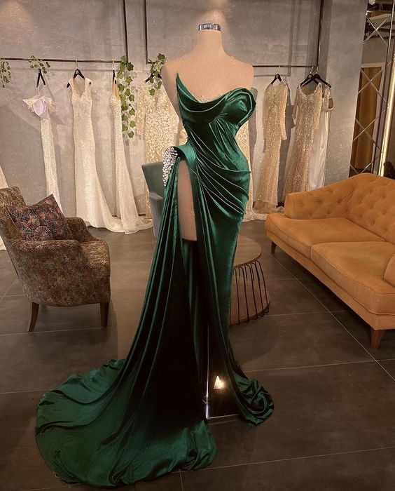 Custom Prom Dresses 2024, Emerald Green Prom Dresses, Pleated Formal Occasion Dresses, Beaded Evening Gown For Women, 2025 Prom Dresses, Formal