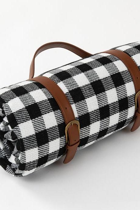 35“*79&amp;quot; Leather Handle Straps Outdoor Picnic Mat Damp-proof Black White Plaid Pad Picnic Blanket High Class Large Beach Mat